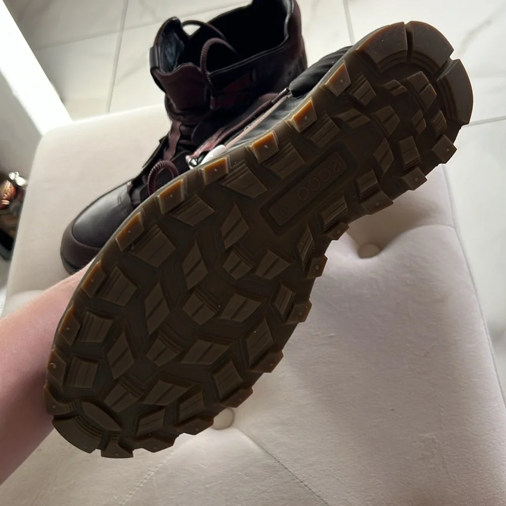 For Man Gore-Tex waterproof & breathable (very popular)
• High-quality leather - Picture 4 of 7